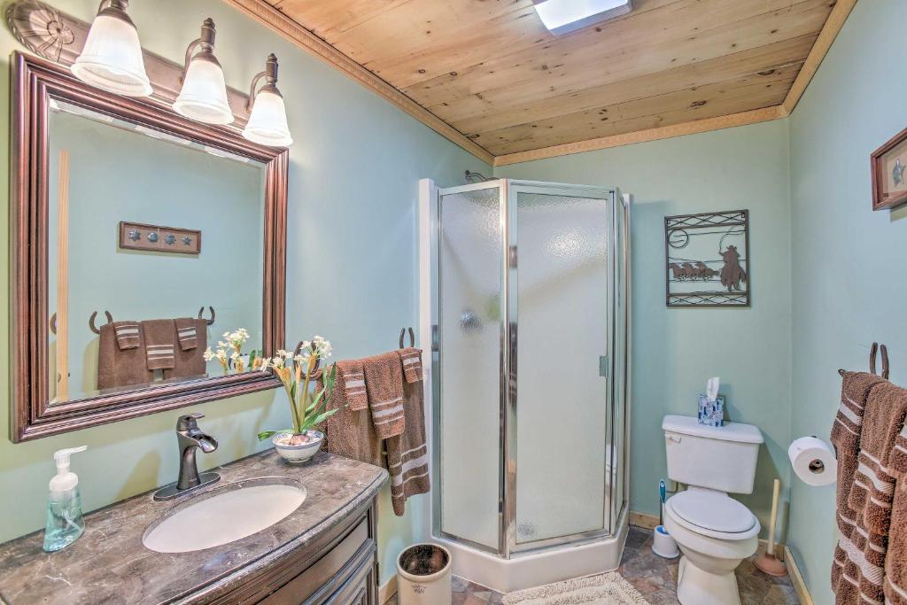 Resort Cabin with Fire Pit Golf photo 3