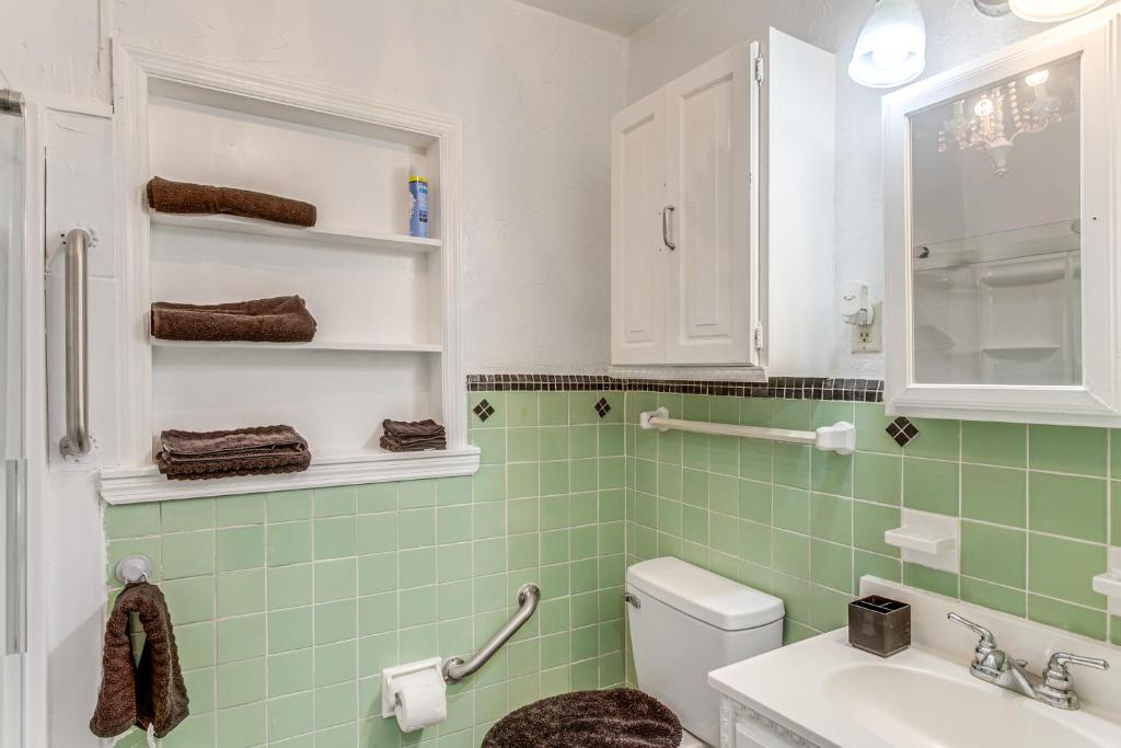 Cozy Georgia Vacation Rental with Backyard and BBQ photo 3