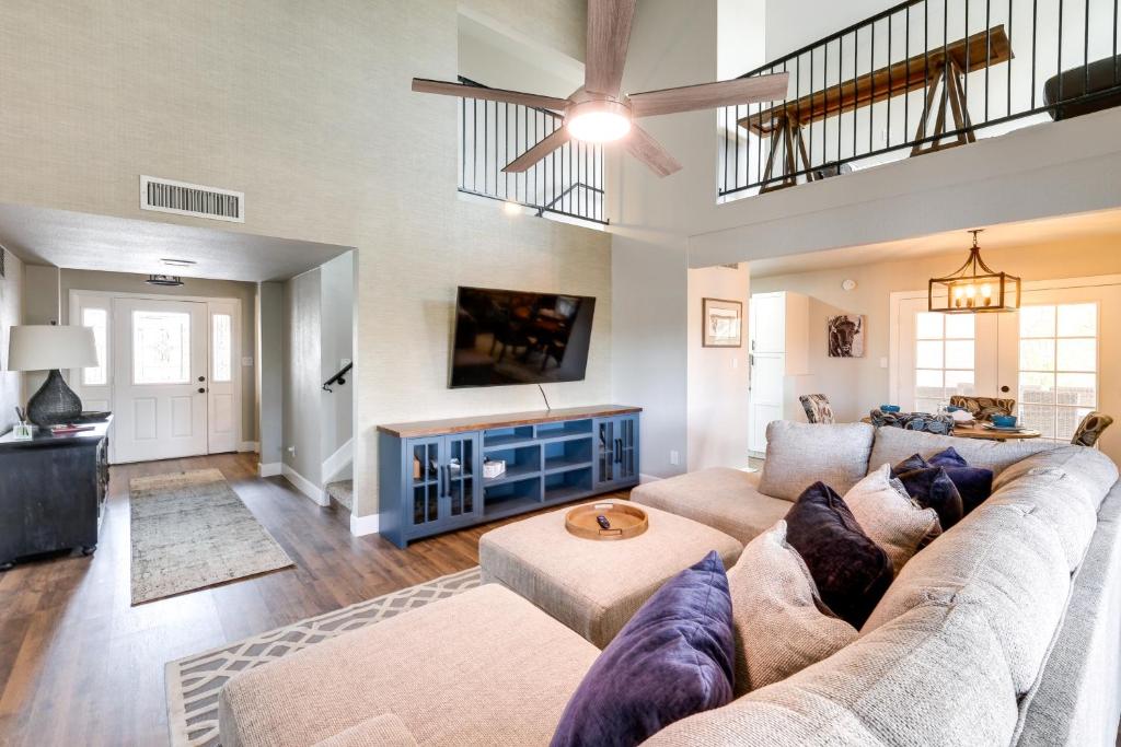 Pool Access! Family-Friendly Sun Lakes Escape — photo 1