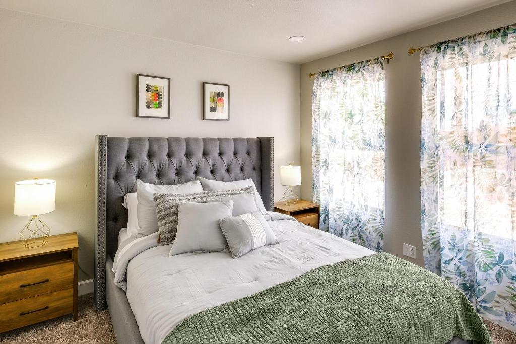 Pool Access! Family-Friendly Sun Lakes Escape photo 2