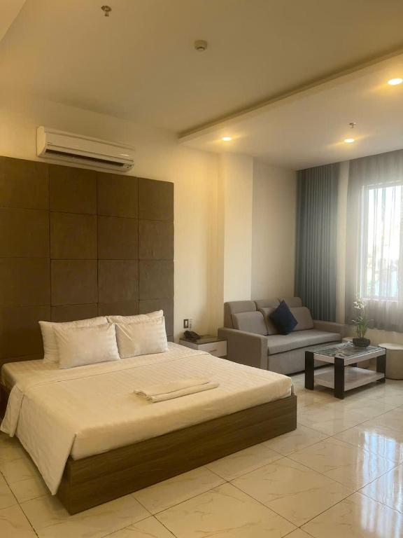 White Diamond Airport Hotel - TSN photo 2