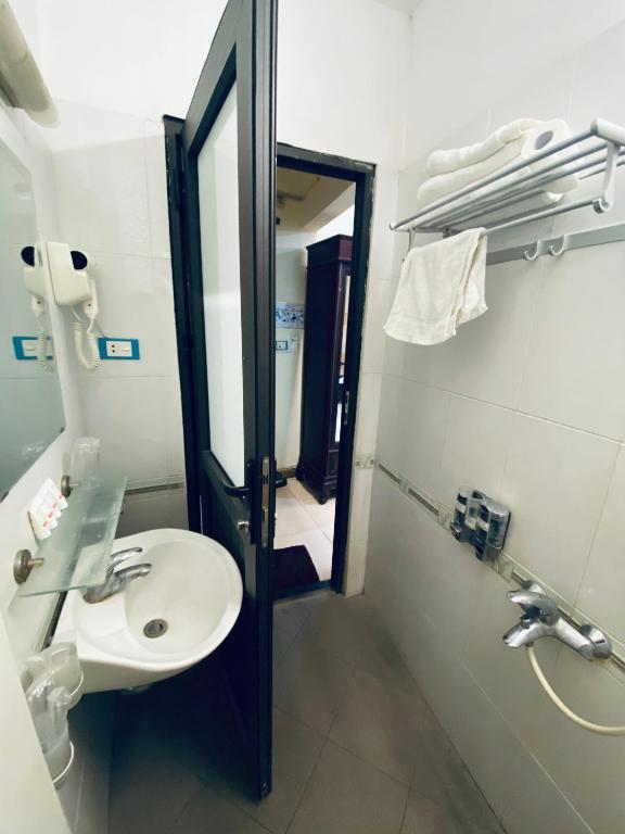 Thang Long Hotel photo 3