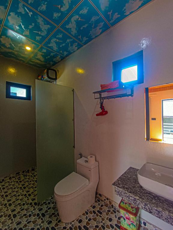 YoLo Pool Bar Villas & Garden Restaurant photo 2