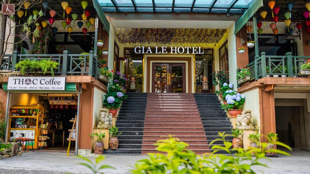 Gia Le Hotel photo 2