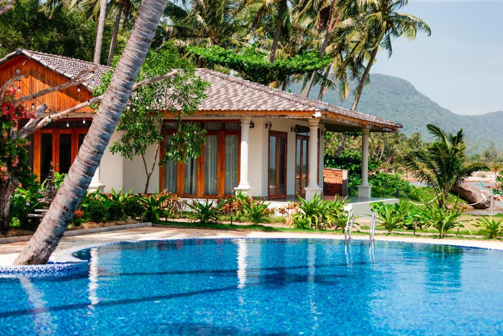 The Pier Phu Quoc Resort photo 2