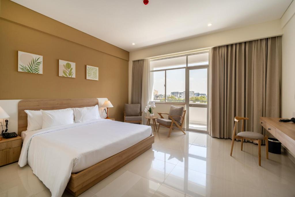 The HUB Hotel - Airport photo 2