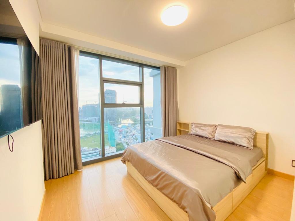 Sunwah Pearl Luxury Apartments 3 bedrooms with the Landmark 81 view and swimming pool photo 3