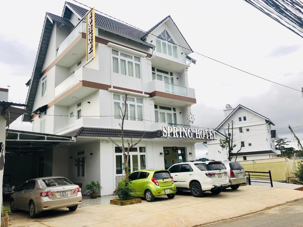 Spring Hotel photo 2