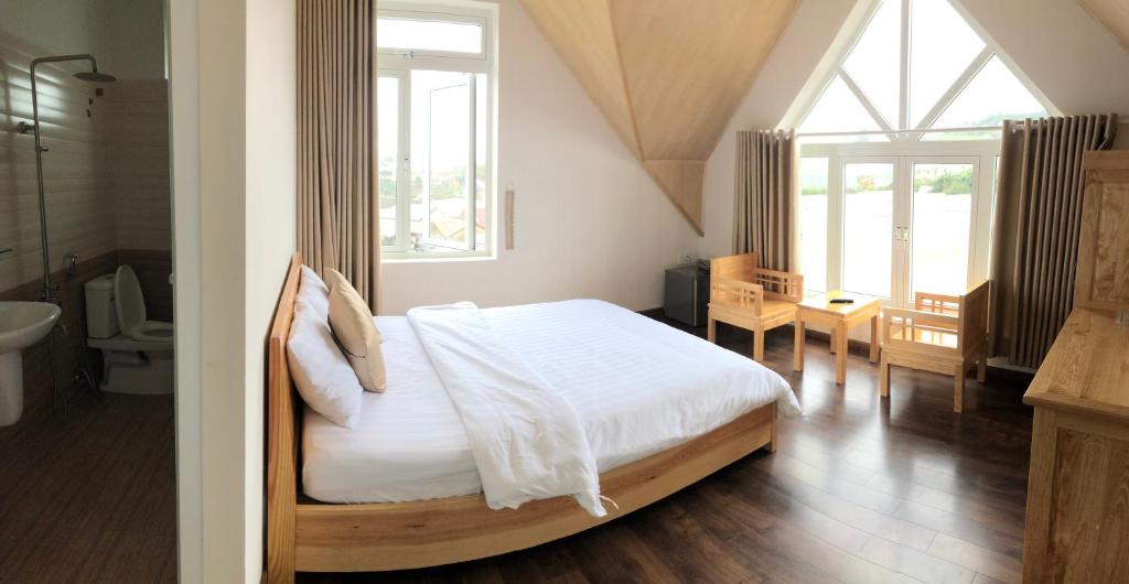 Spring Hotel photo 3