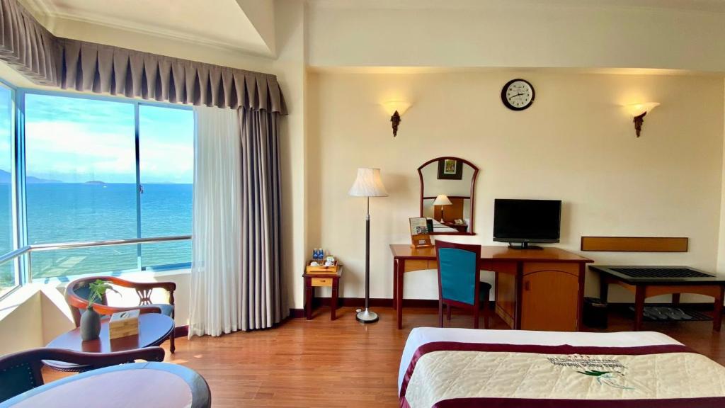 Yasaka Saigon Nha Trang Hotel & Spa photo 2