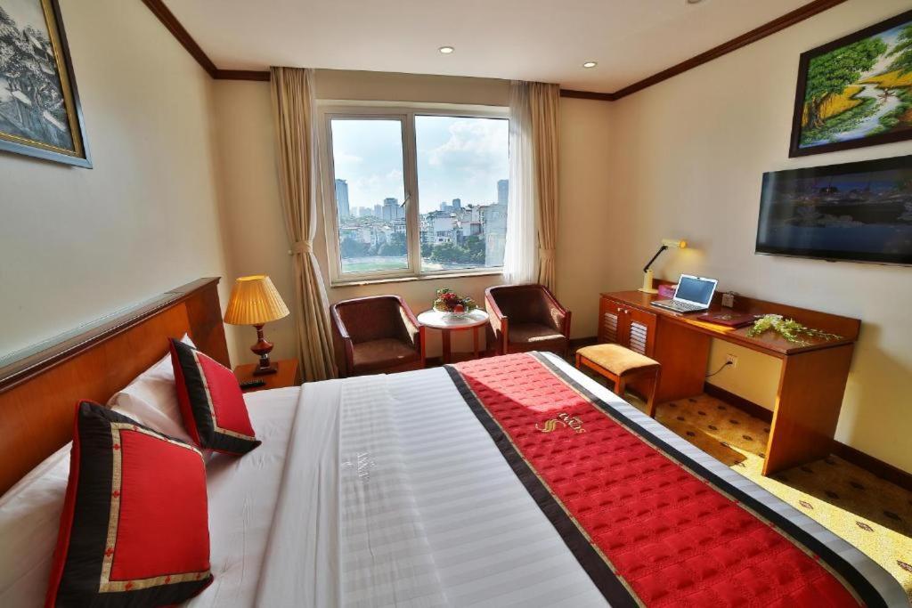Sunny 1 Hotel HN - by BAY LUXURY — photo 1