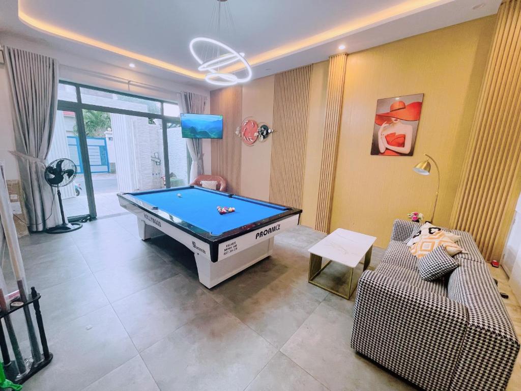 Villa 16 NH - Đi Bộ Ra Biển Thùy Vân 200 Met - Free Bida - Phòng Karaoke - Xông Hơi photo 3