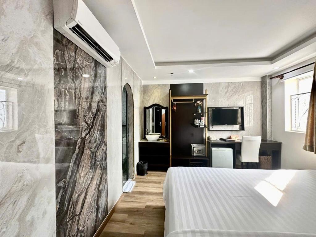 Sunrise Central Hotel photo 2