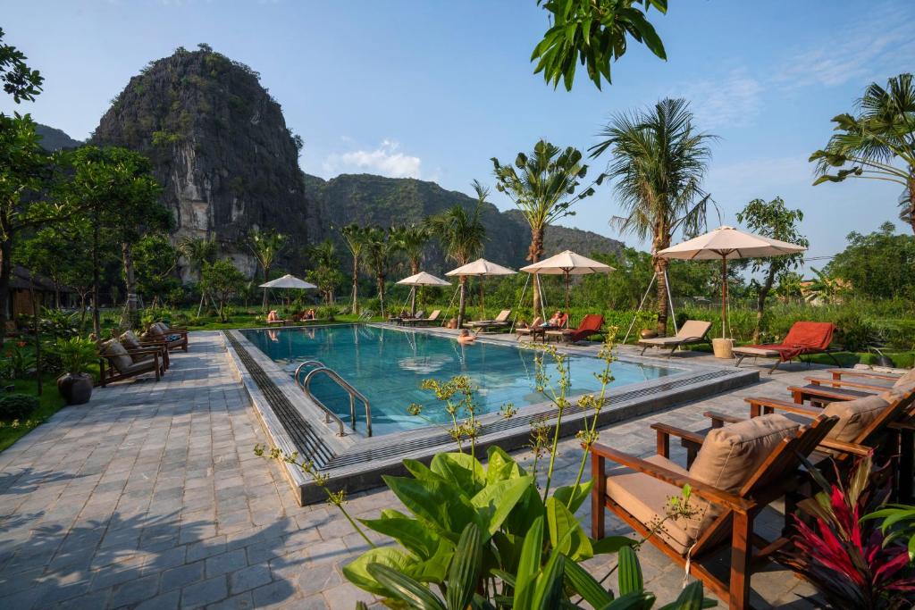 Tam Coc Peaceful Nature photo 3