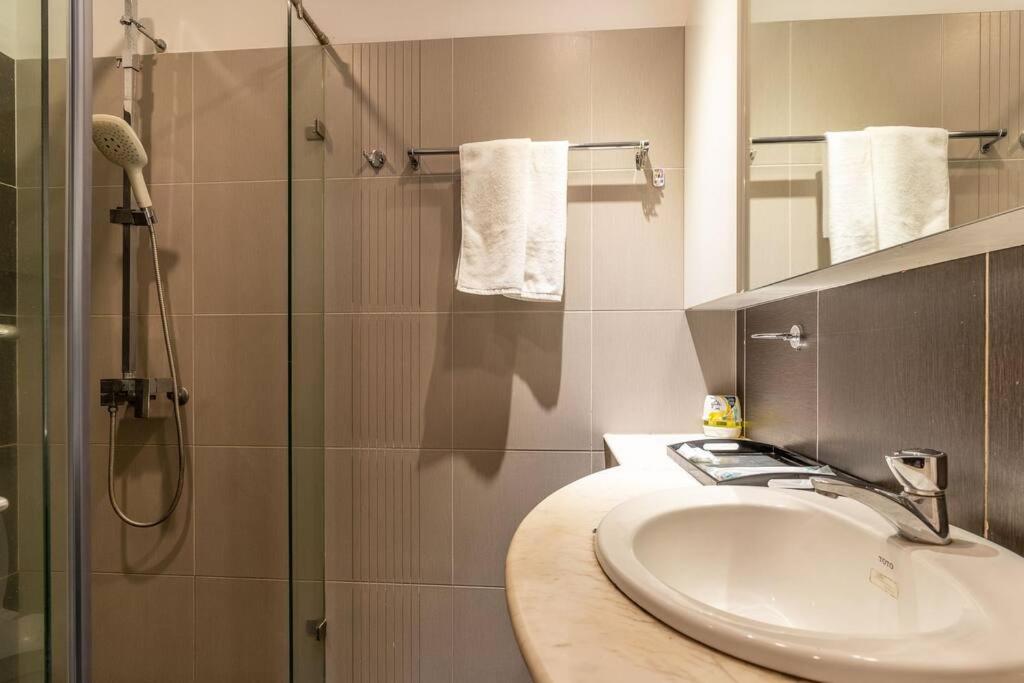 The Rixx Cozy Apartment at Ben Thanh tower with gym and pool photo 3
