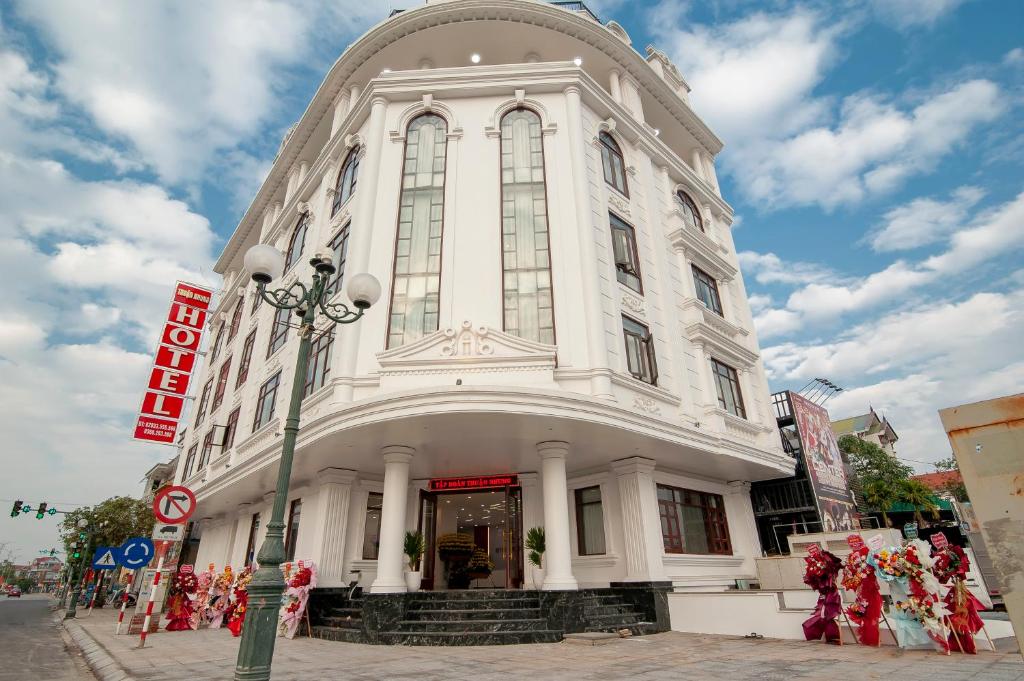 Riverside Quảng Yên Hotel — photo 1