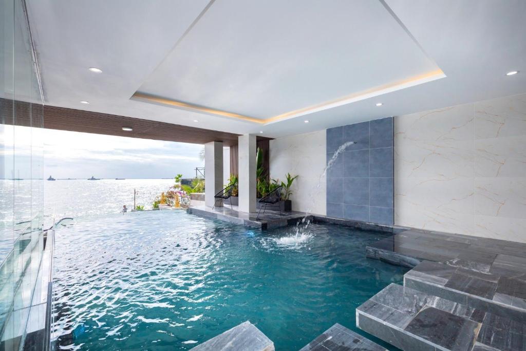 Palm Villa 24 - Ocean View Luxury 6 Bedroom — photo 1