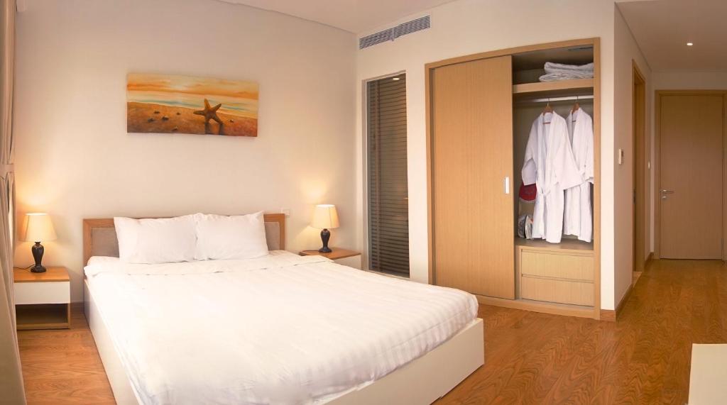 Luxury Apartment photo 2