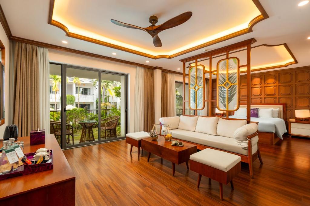 The Saga Hotel Hoi An photo 2