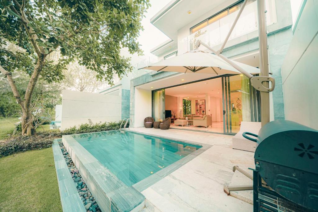 "BRG GOLF CLUB" - Danang Private Pool Villa 3 Bedrooms #2 photo 2