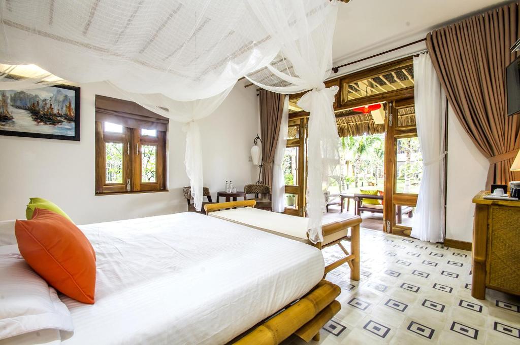 The Island Lodge photo 2