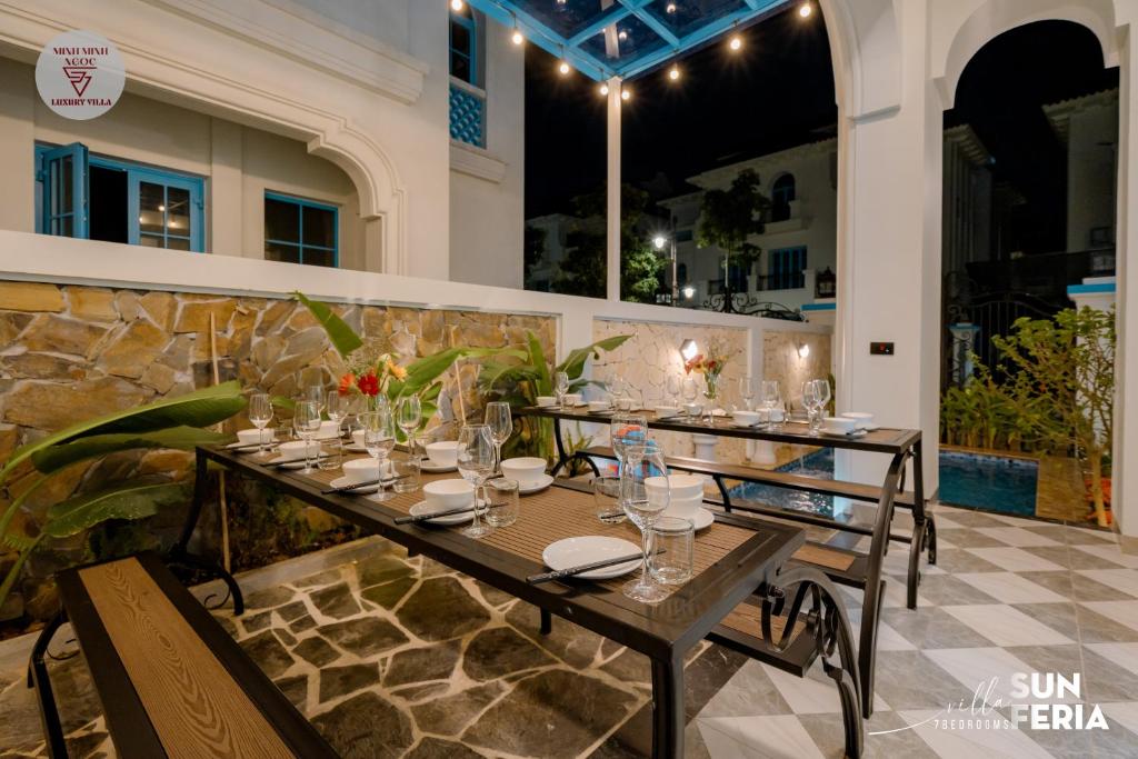 Sun Villa 7 br & pool photo 2