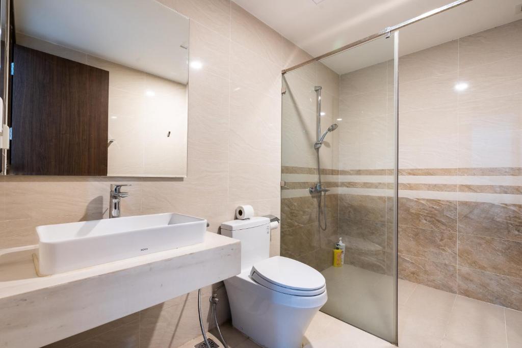 Saigon Royal Apartment 3 bedrooms 4 beds for 30 nights stay above photo 3
