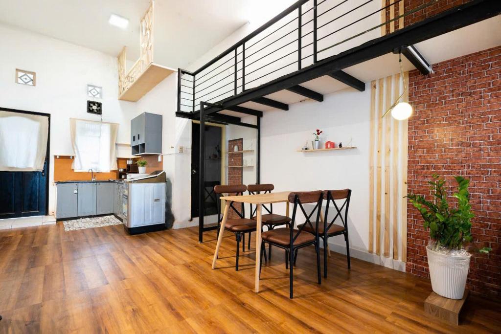 D's House photo 3