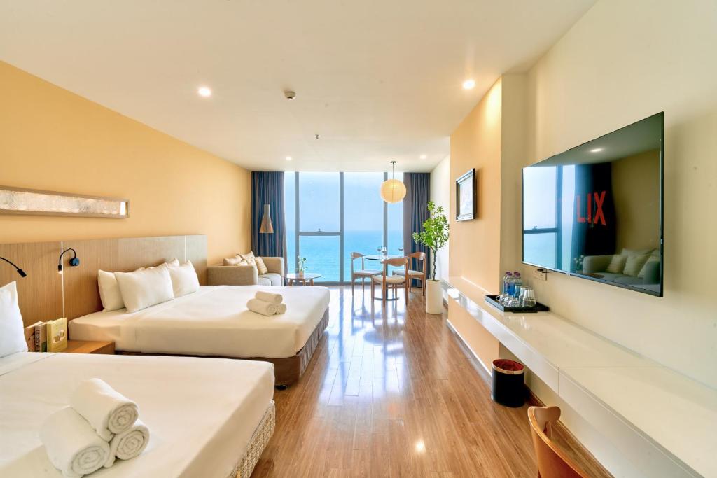 S Lux Apartment Starcity with Sea View photo 2