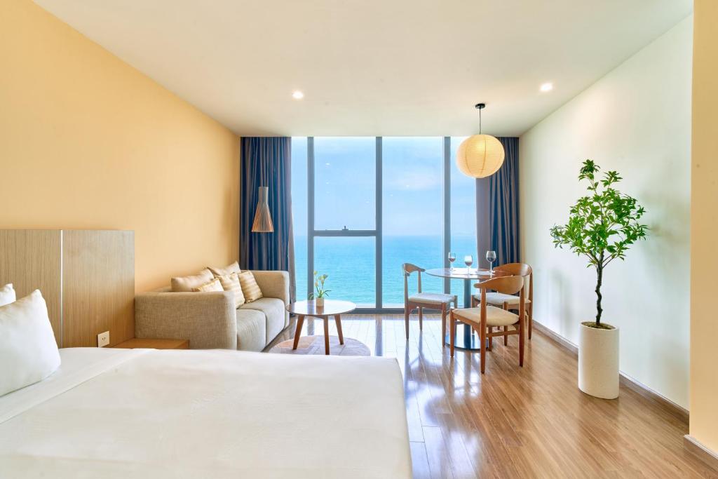 S Lux Apartment Starcity with Sea View photo 3