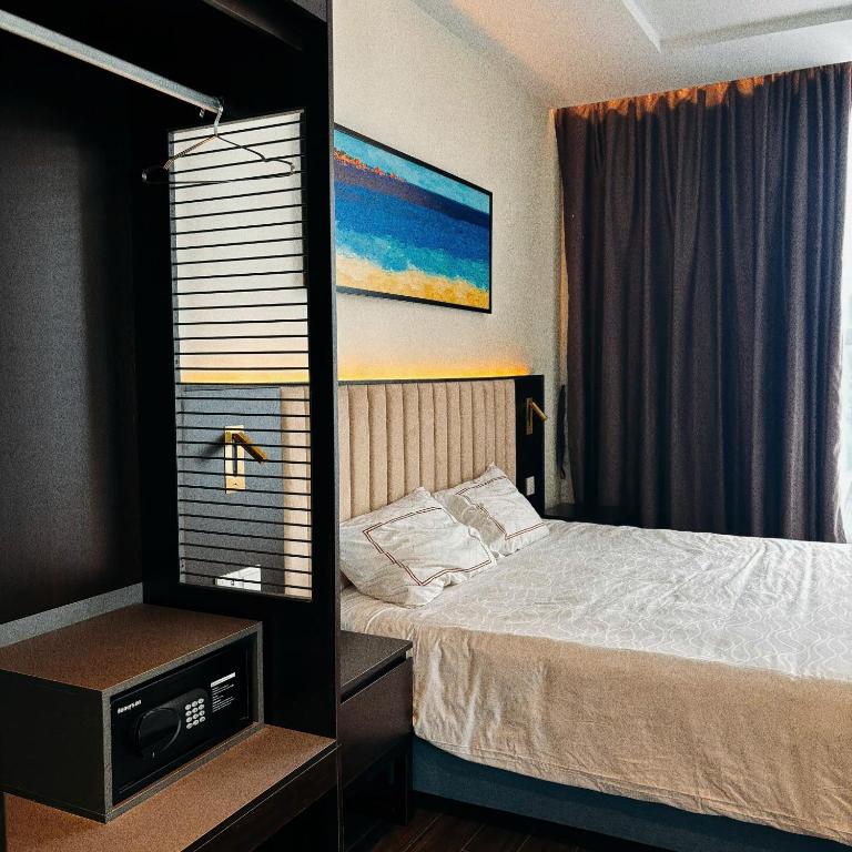 À la Carte Hotel Ha Long by Lim photo 2