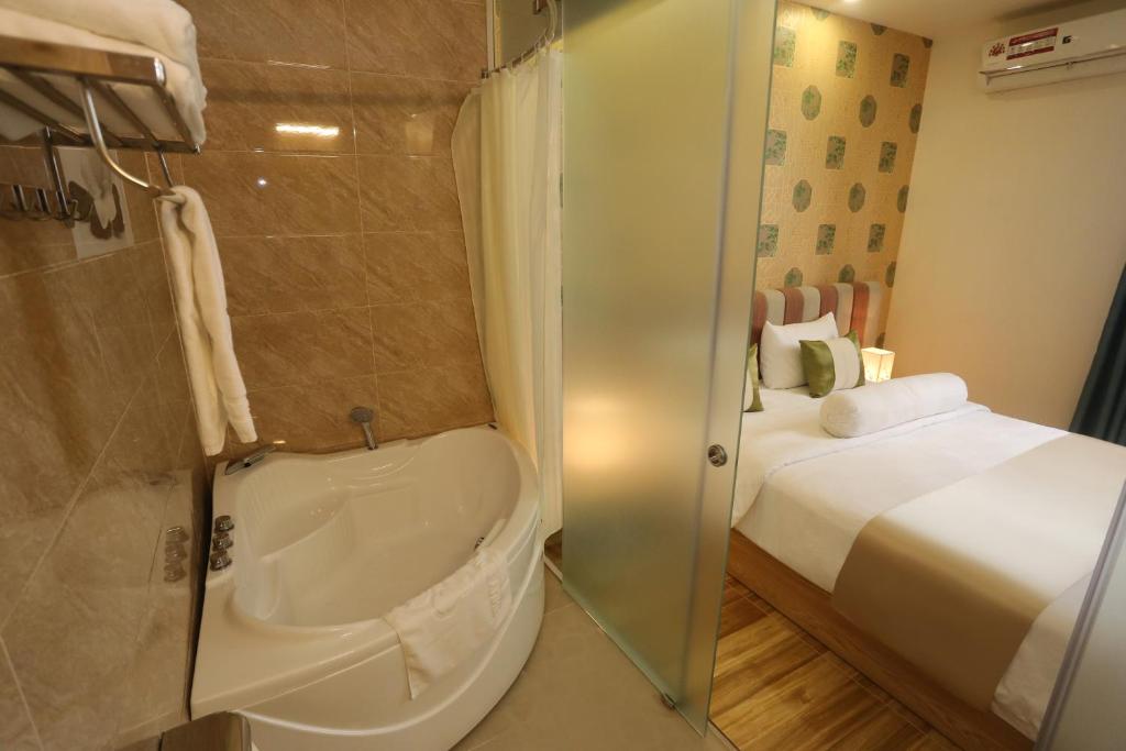 Thuy Sakura Hotel & Serviced Apartment photo 3