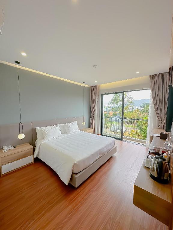 Sunflower Hotel & Resort photo 2
