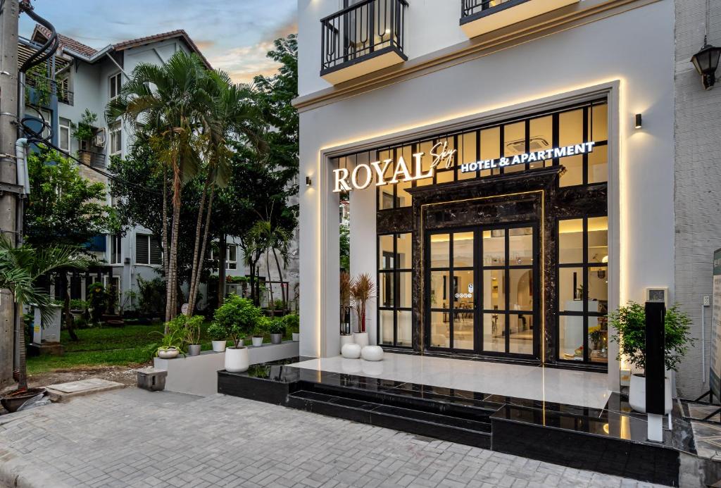 The Royal Hotel & Apartment - Phu My Hung photo 2