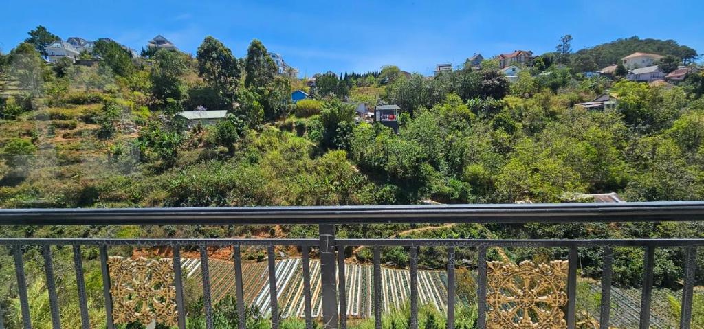 The New House — photo 1