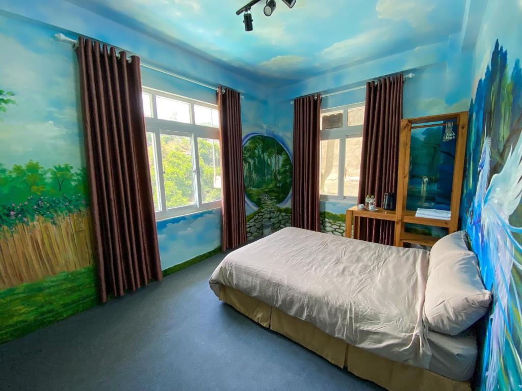The New House photo 2