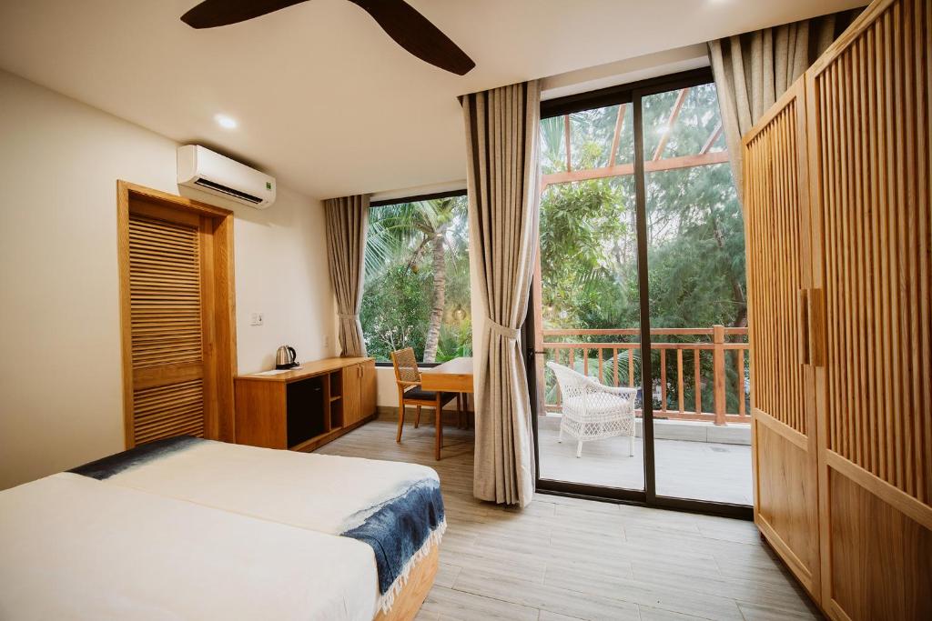 The Watermark Beachside Hotel photo 2