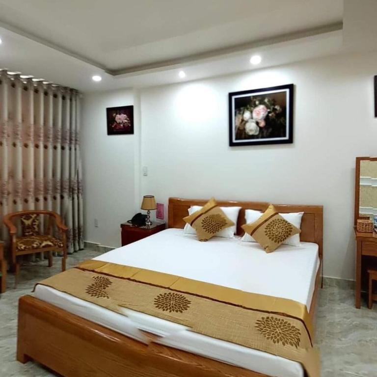Royal Hotel photo 2