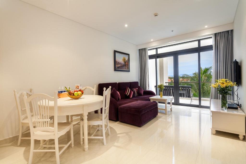 The Ocean Apartment IDCWH B302 — photo 1