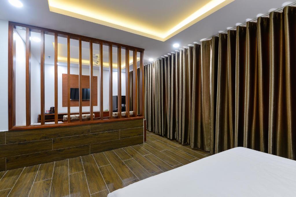 Royal Hotel District 2 photo 2