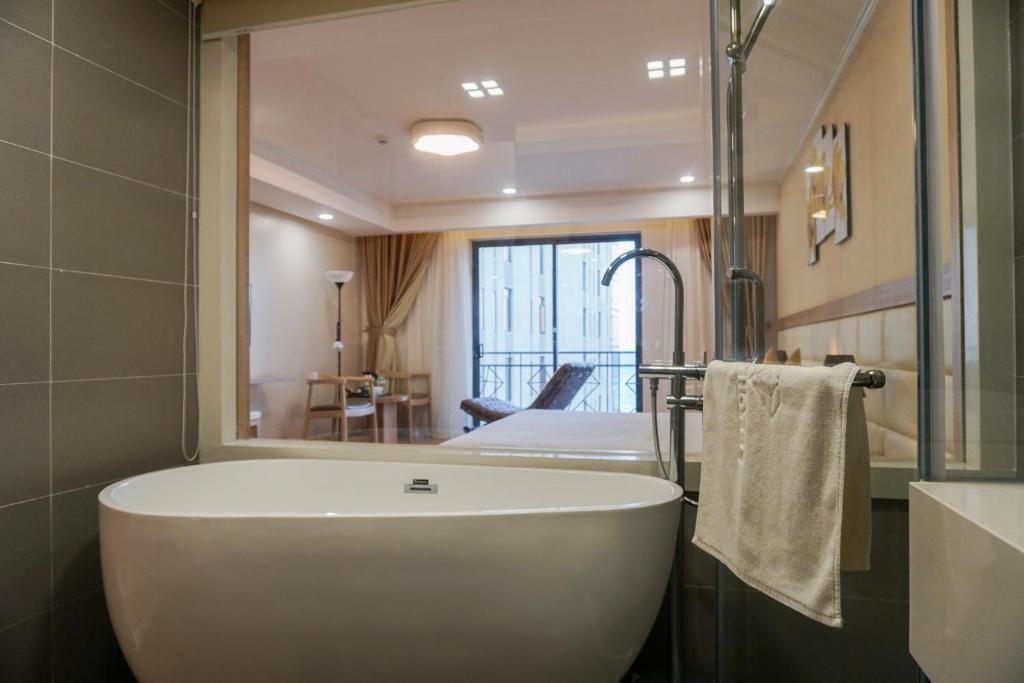Ruby Hotel photo 2