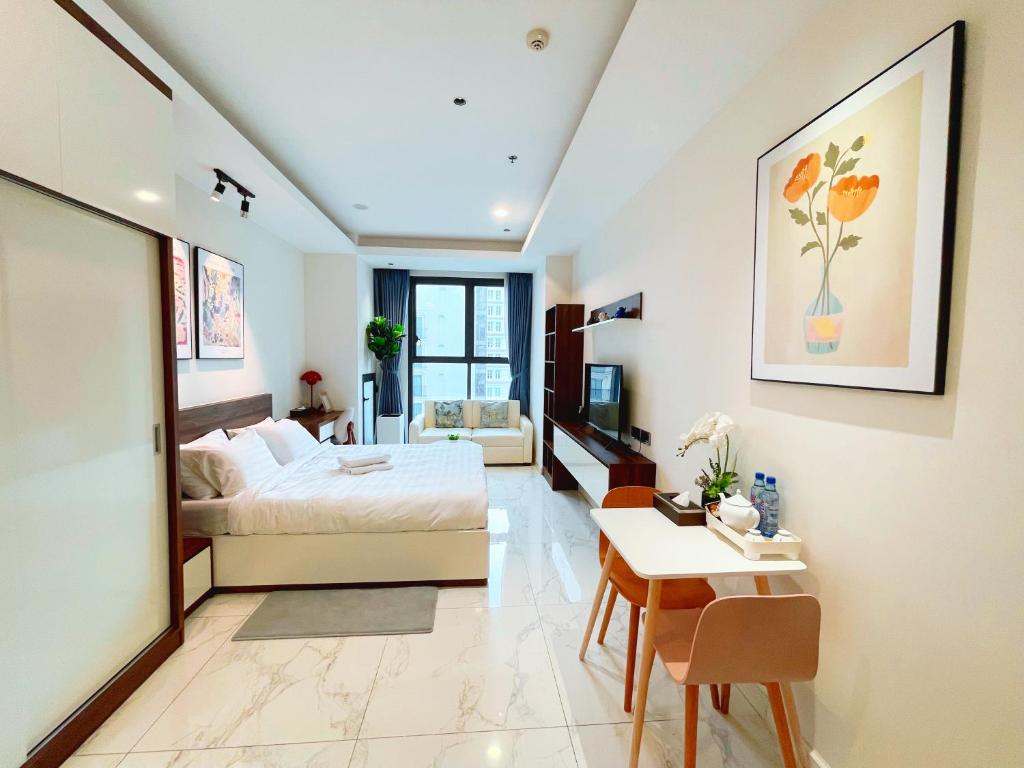 De Lux Central Studio next Hyatt photo 2