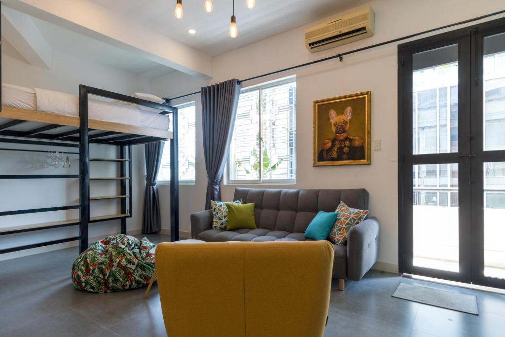 Retro Flat near Nguyen Hue by CIRCADIAN photo 2