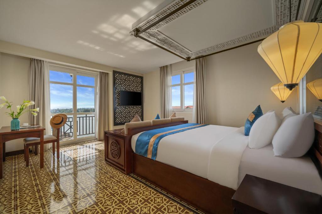 Royal Riverside Hoi An Hotel & Spa photo 2