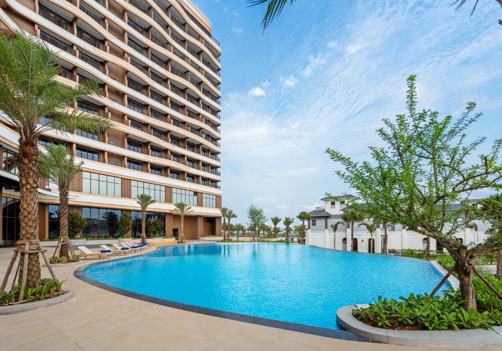 Wyndham Garden Sonasea Van Don photo 2