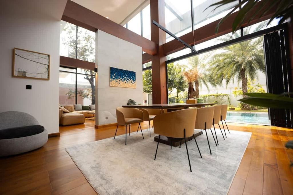 The Azure Villa W Large Pool And Outdoor Garden — photo 1