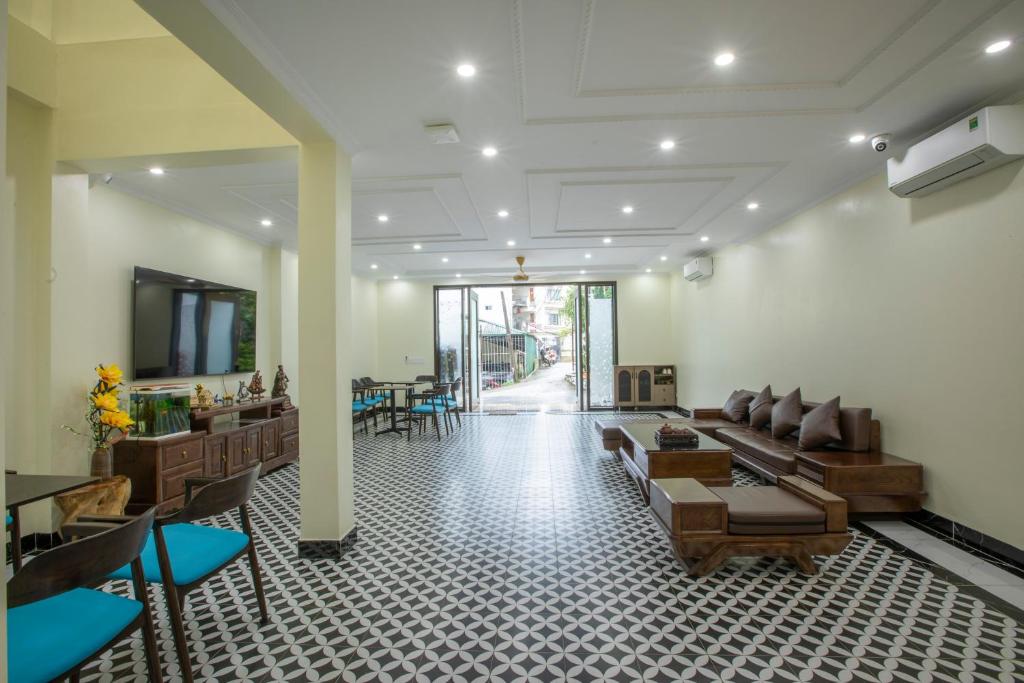 Tom Central Homestay photo 3