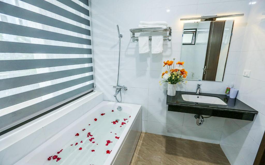 Sea Breeze Villa FLC sang trọng gần biển có bể bơi photo 3