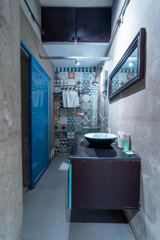 Stay&Chill - S.1: Ancient studio nearby Bui Vien photo 3