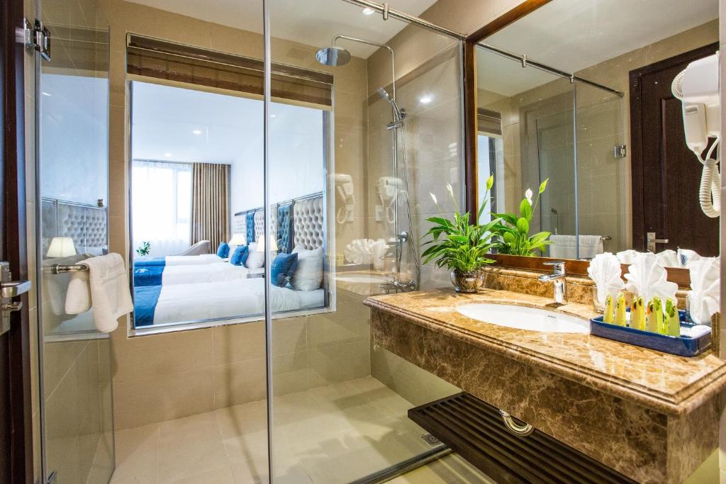 Song Loc Luxury Hotel photo 2